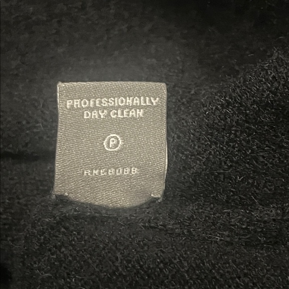 Neiman Marcus Black Cashmere Long Sleeve Sweater - Picture 4 of 6